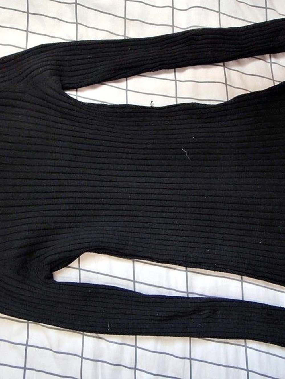 Black Ribbed V-Neck Sweater - Picture 4 of 4